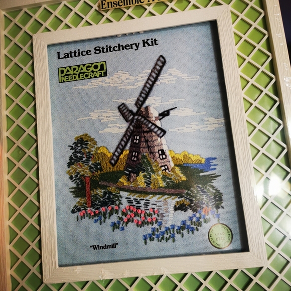Vintage New In Package Crewel Stitchery Kit Old Dutch Windmill with Frame - Picture 4 of 6